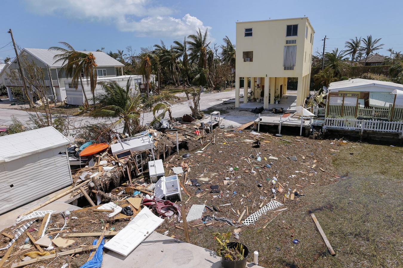 En su arrasadora trayectoria la tormenta ha dejado ya al menos medio centenar de muertos en el Caribe y Estados Unidos