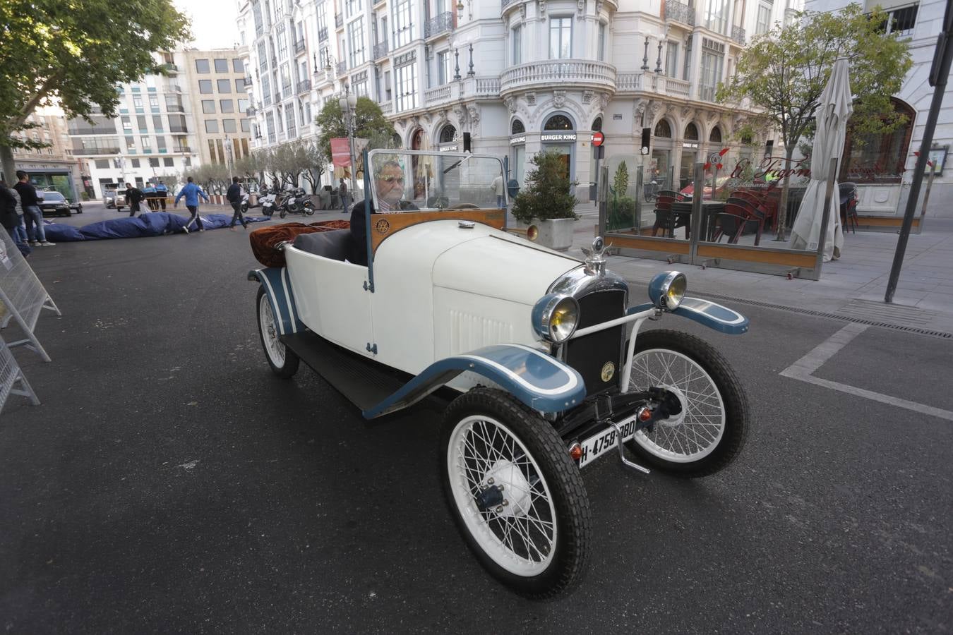 Más de 300 modelos de coches clásicos