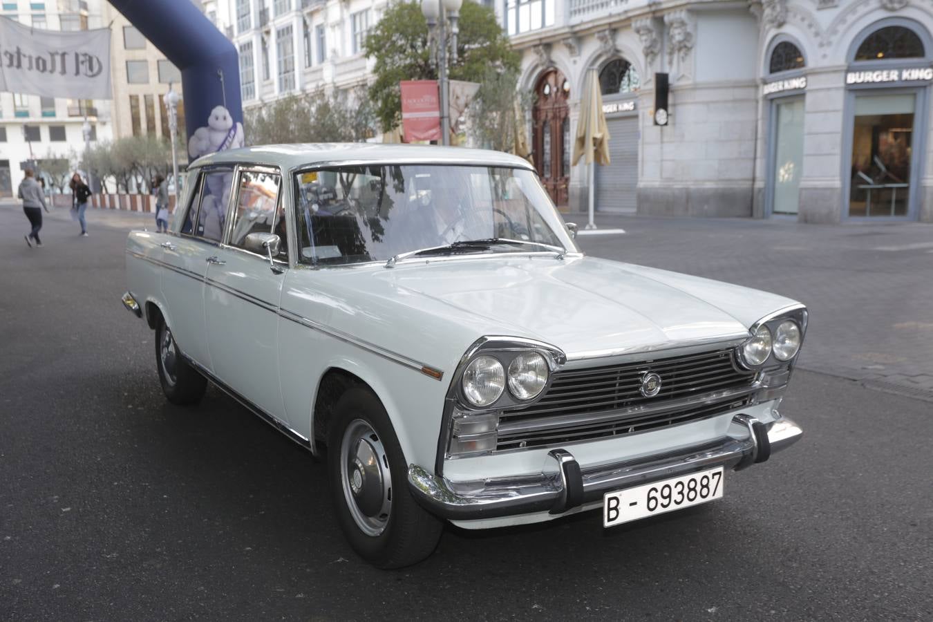 Más de 300 modelos de coches clásicos