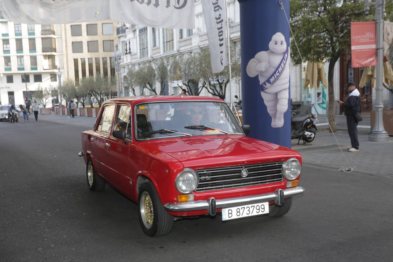 Más de 300 modelos de coches clásicos