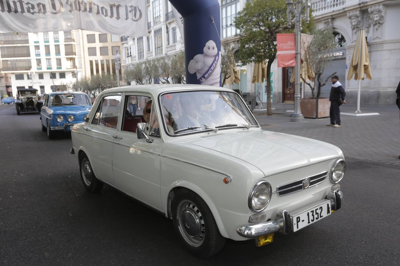 Más de 300 modelos de coches clásicos