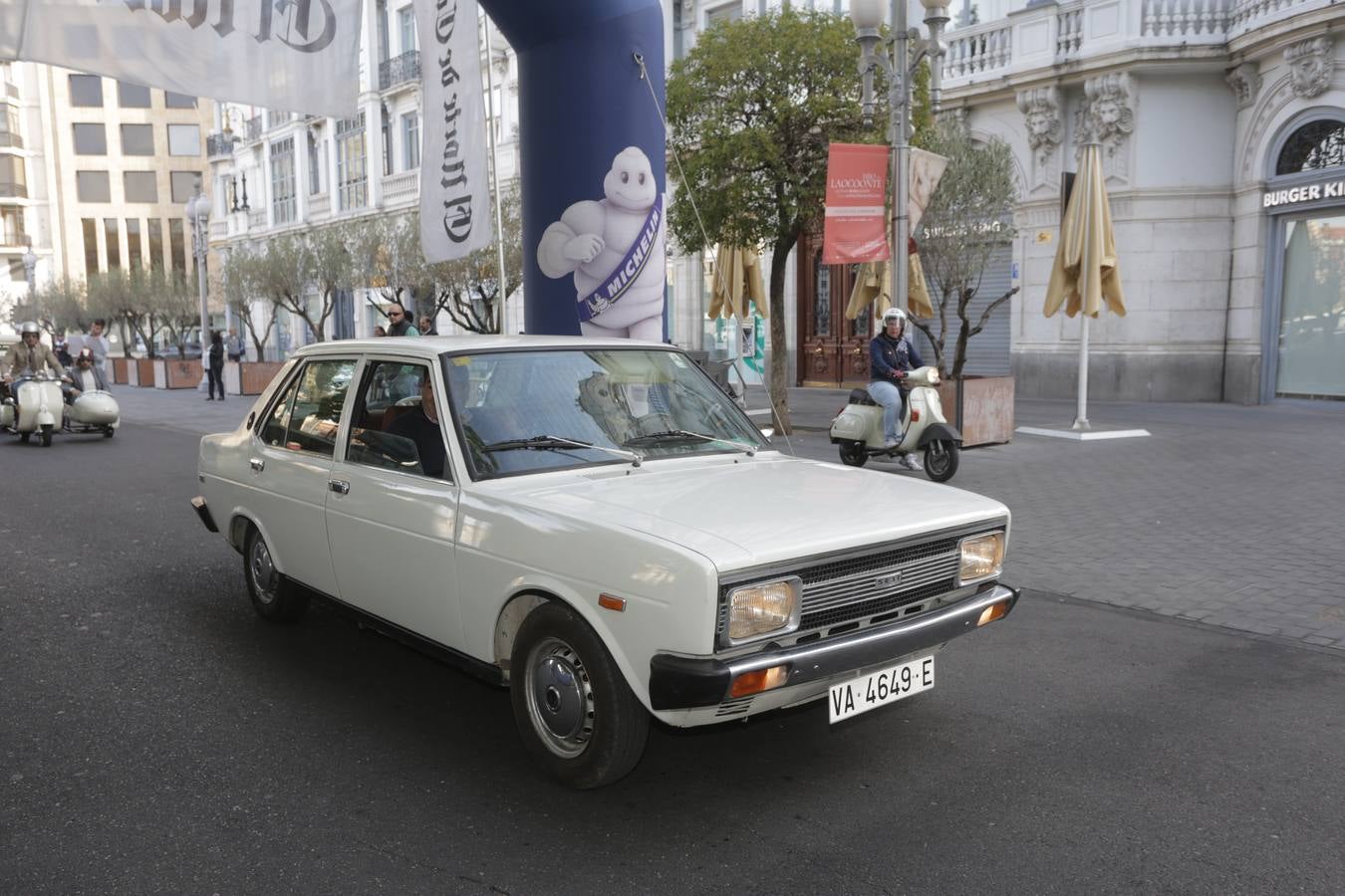 Más de 300 modelos de coches clásicos