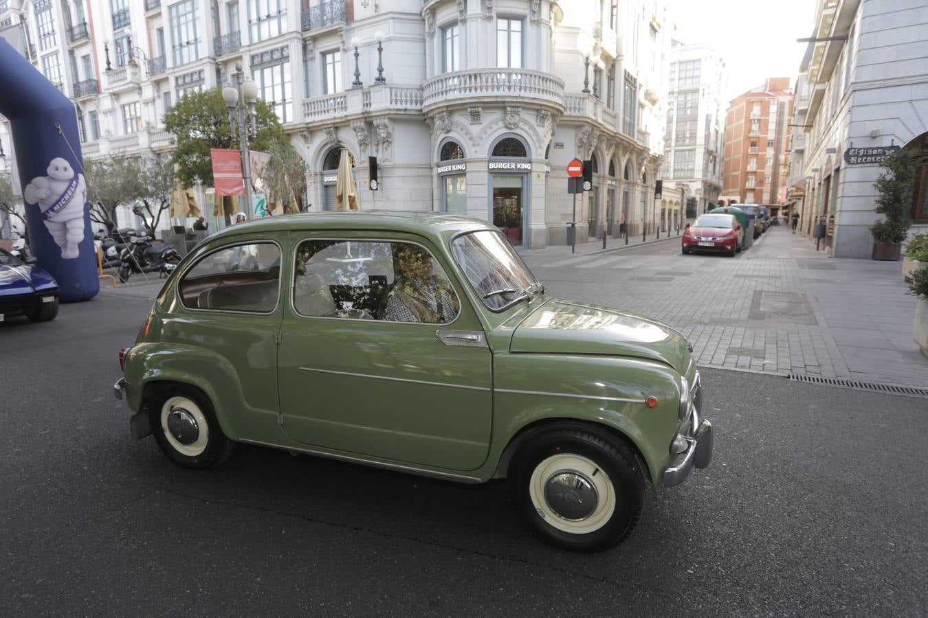 Más de 300 modelos de coches clásicos