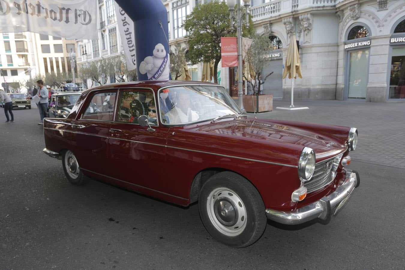 Más de 300 modelos de coches clásicos