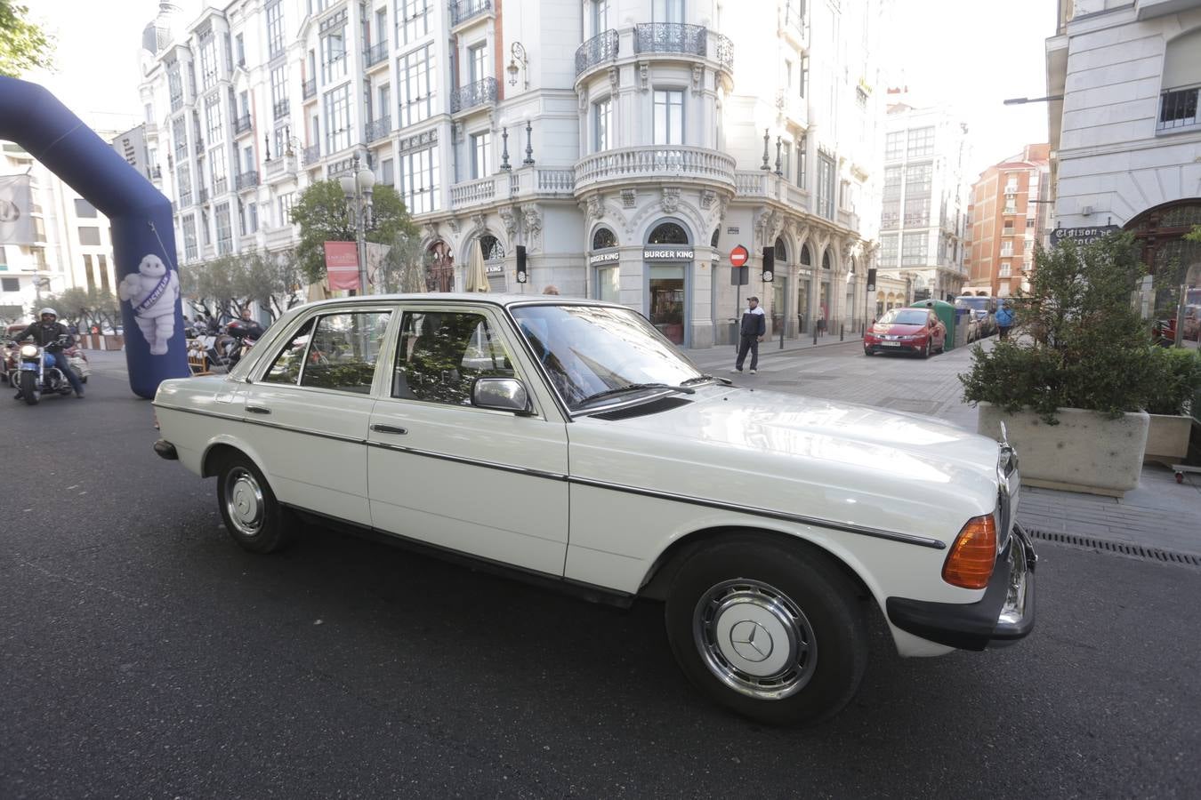 Más de 300 modelos de coches clásicos