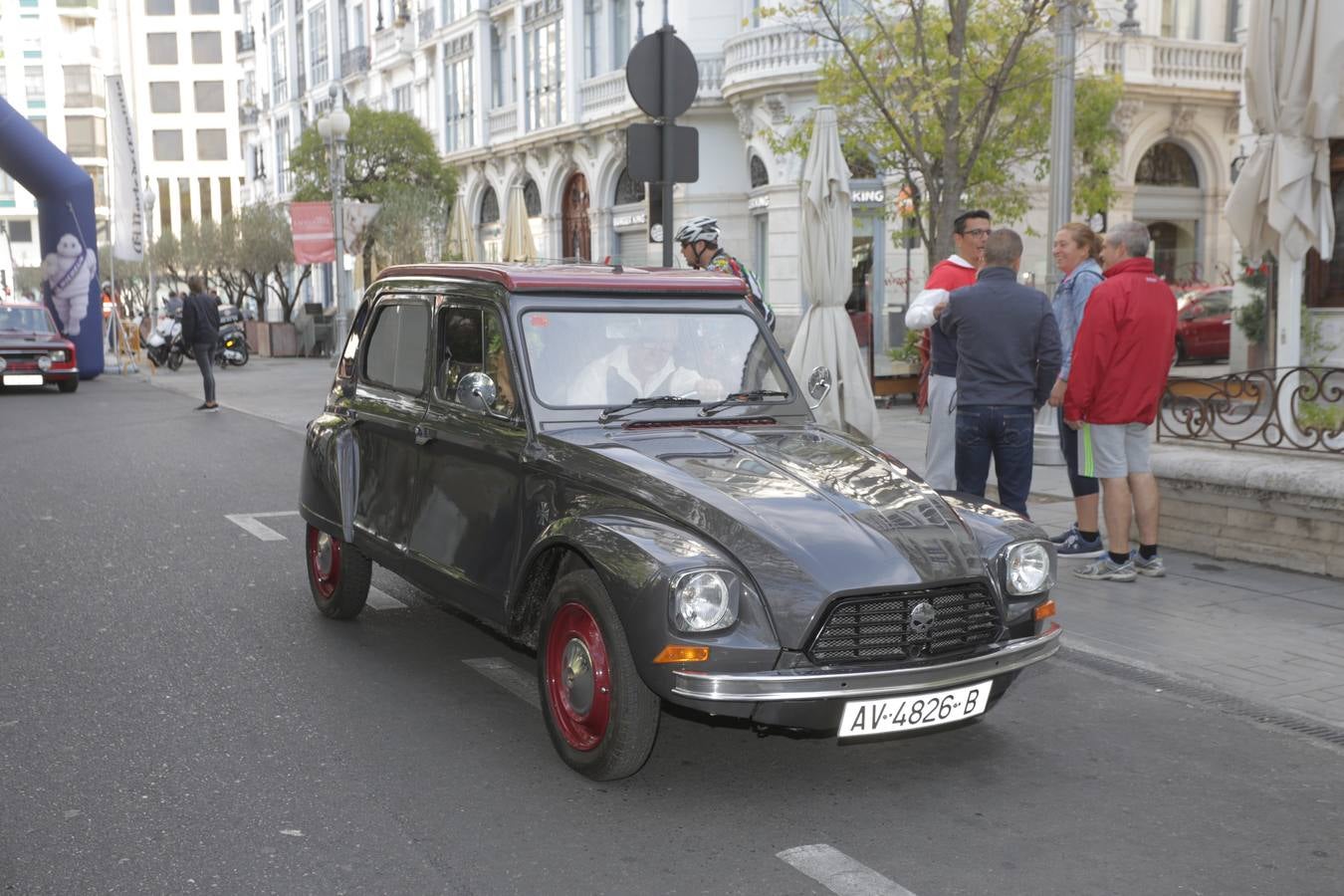 Más de 300 modelos de coches clásicos