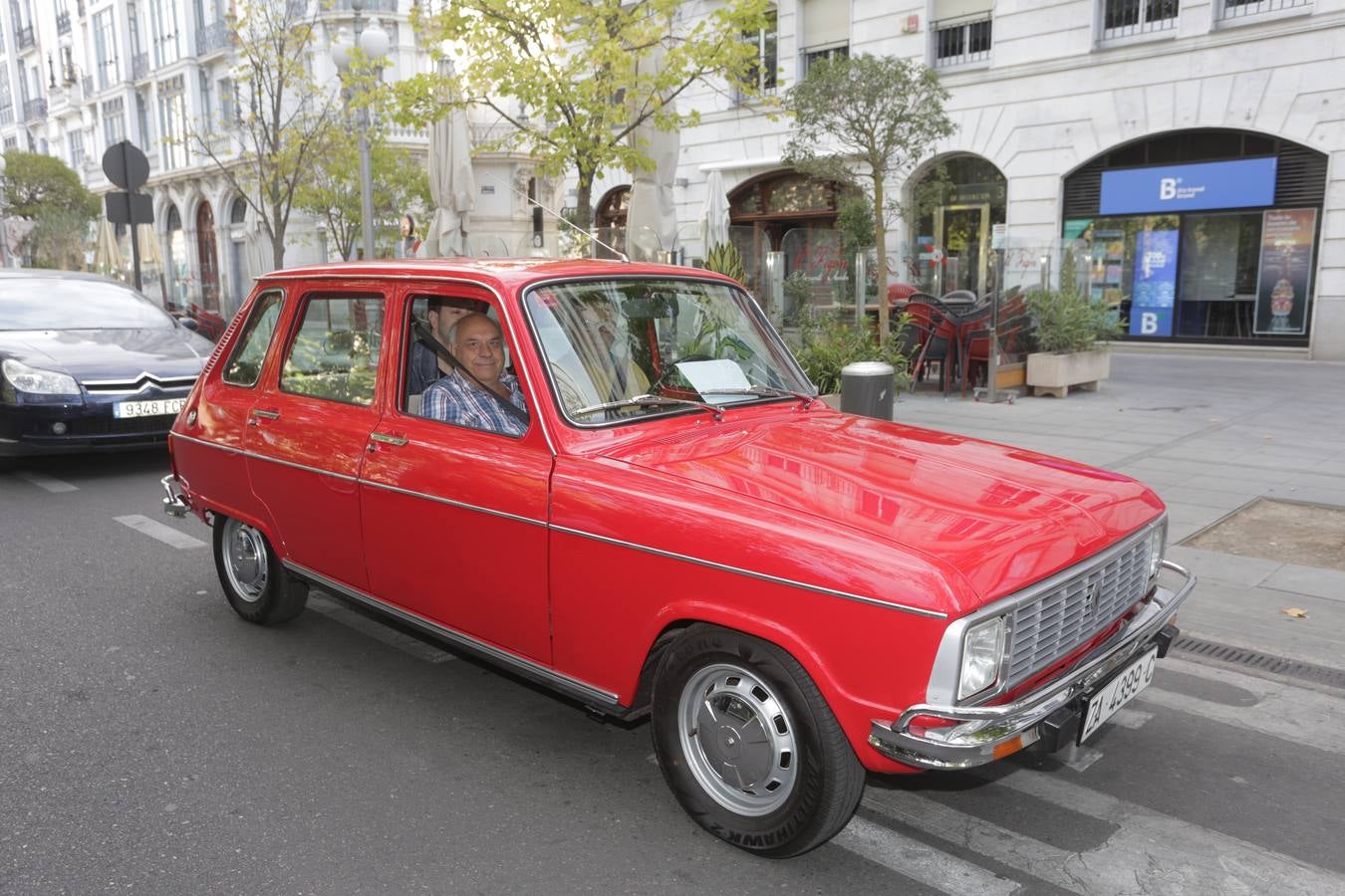 Más de 300 modelos de coches clásicos