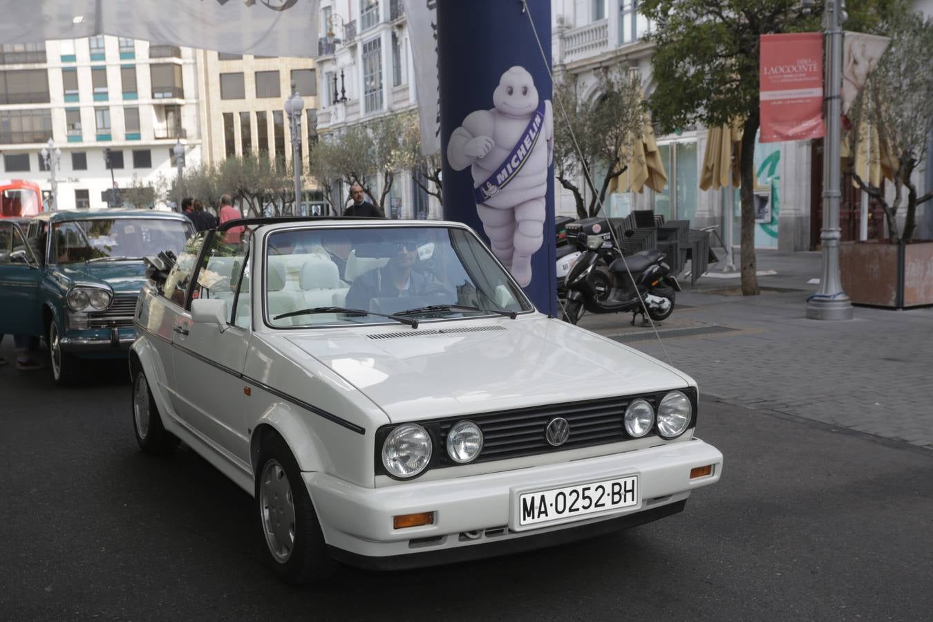 Más de 300 modelos de coches clásicos