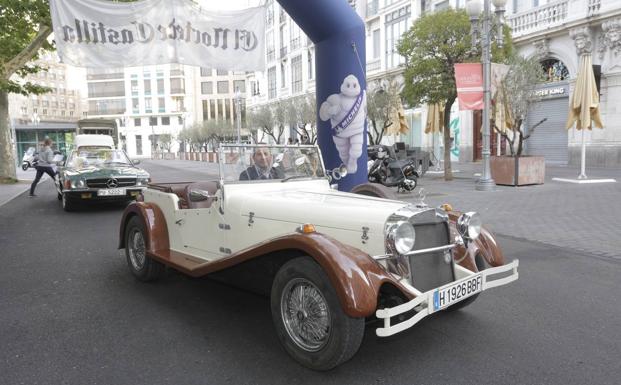 Uno de los coches de la concentración