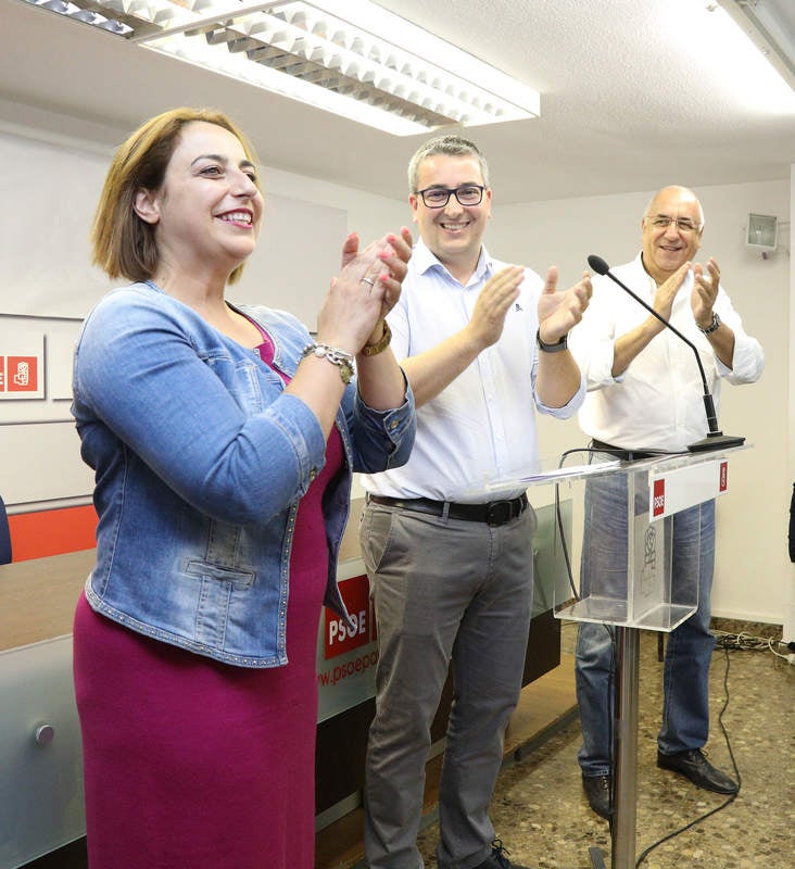 La secretaria general consigue 344 votos frente a 205 del 'sanchista' Agustín Martínez y reafirma su liderazgo en 14 de los 19 centros de votación
