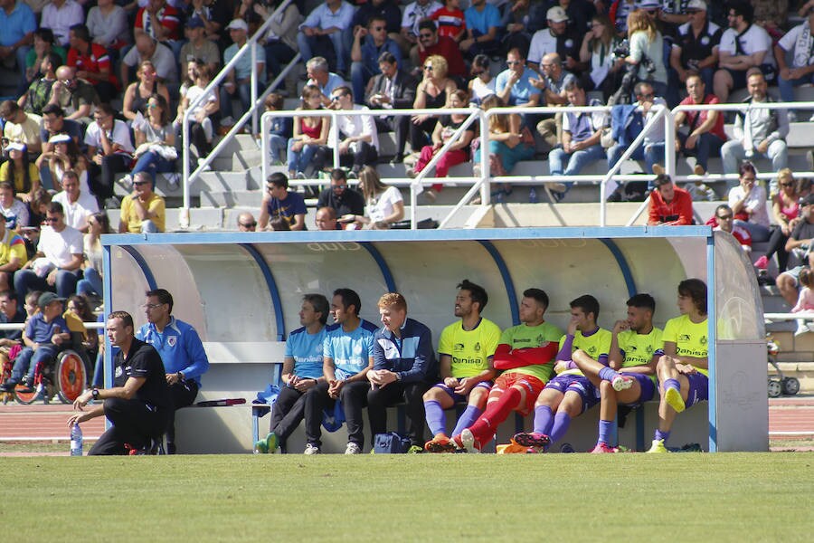 El equipo de Astu sufre más de la cuenta ante el conjunto palentino por su falta de puntería