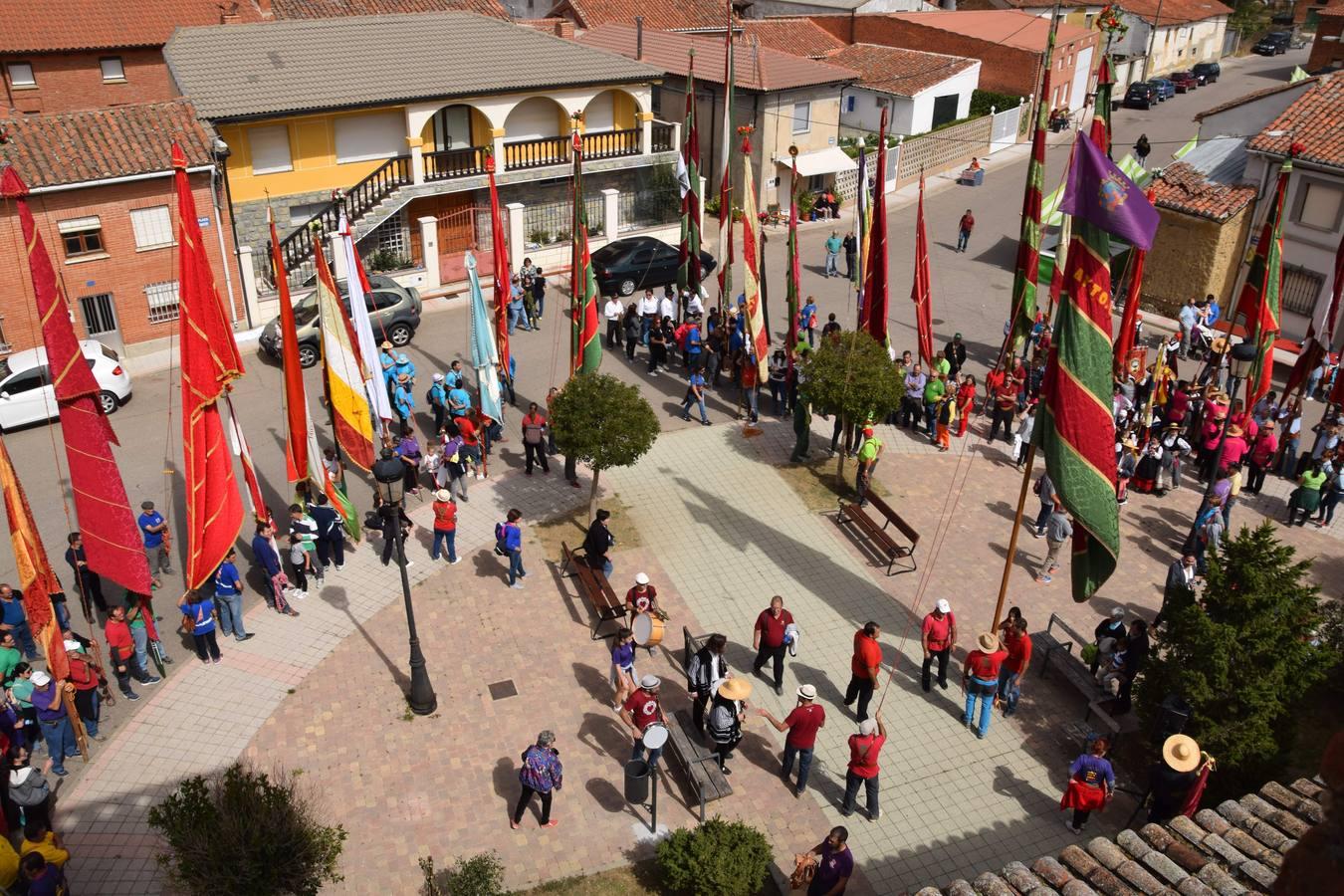 Encuentro de estandartes en Poza de la Vega