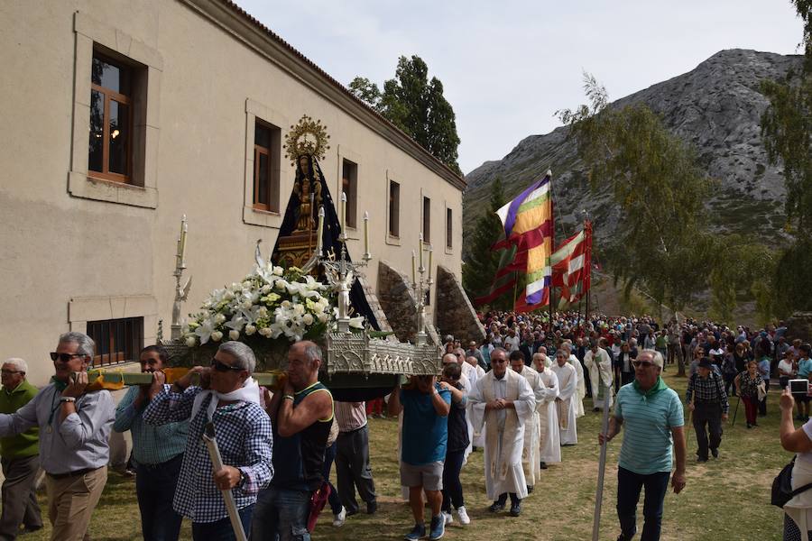 Romería en el santuario de la Virgen del Brezo