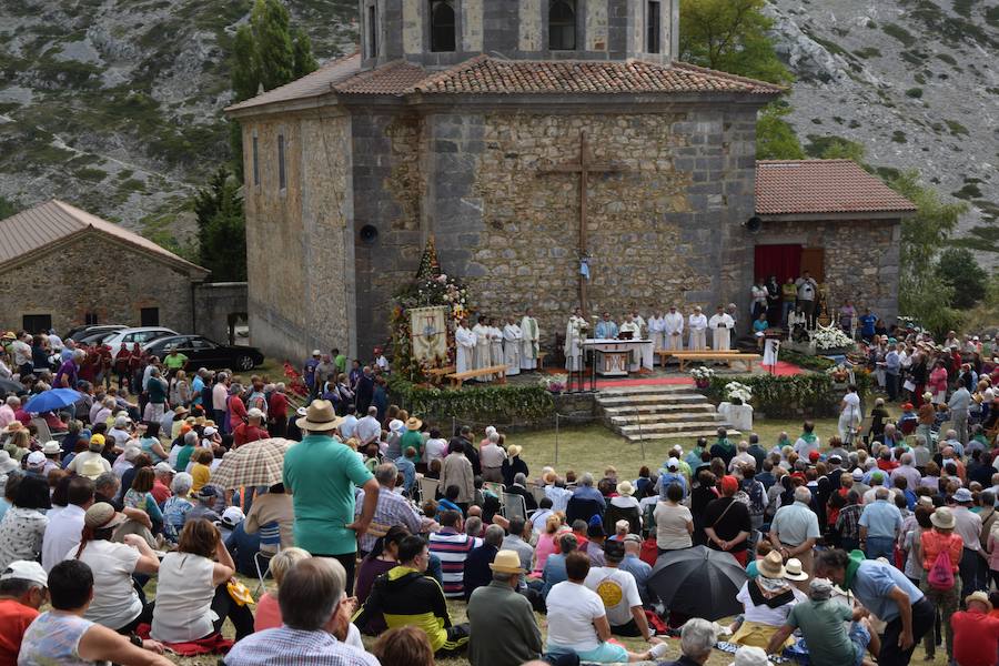 Romería en el santuario de la Virgen del Brezo