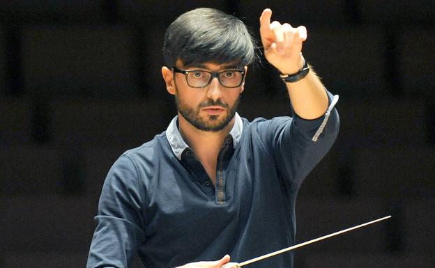 Antonio Méndez, al frente de la OSCyL. 