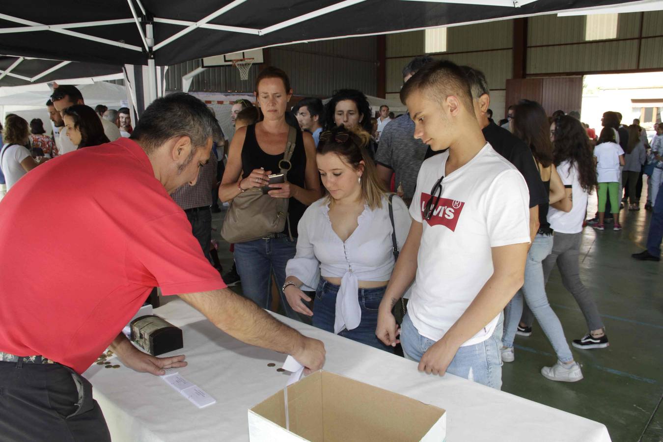 Sardón celebra su X Feria del Queso