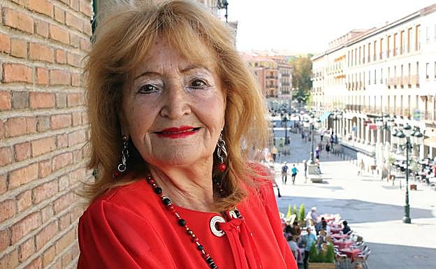 Pilar Coomonte, ayer, en la avenida del Acueducto. 