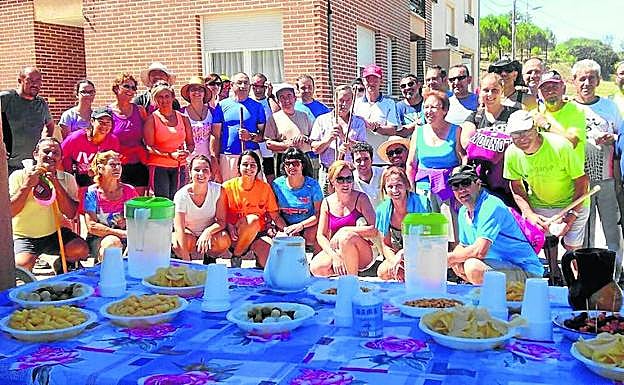 Imagen de los andarines a su llegada a Antigüedad 