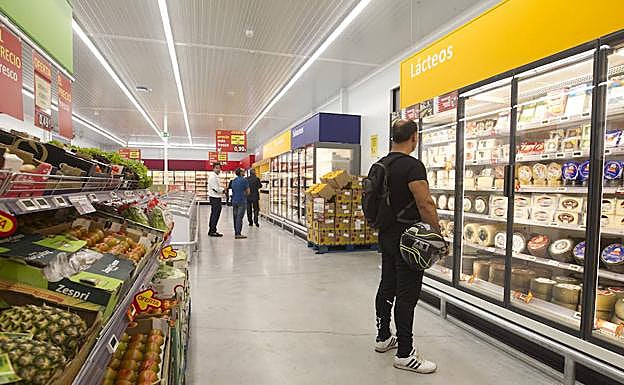 Interior del nuevo establecimiento que Grupo Miquel ha inaugurado en Zamora. 