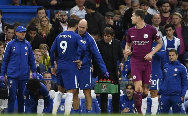 Álvaro Morata, tras resultar lesionado ante el Manchester City. 