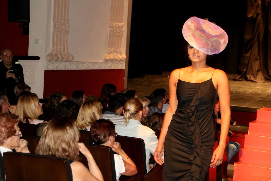 Una gala organizada por la Asociación Palentina con el Pueblo Saharaui que este año ha llegado a su décima edición y que congregó a centenares de palentinos en el Teatro Principal
