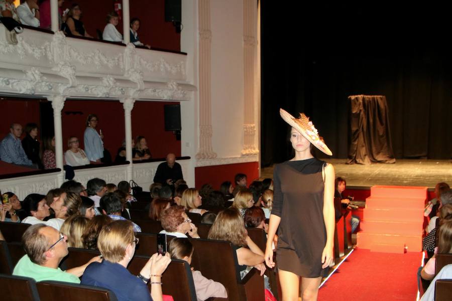 Una gala organizada por la Asociación Palentina con el Pueblo Saharaui que este año ha llegado a su décima edición y que congregó a centenares de palentinos en el Teatro Principal