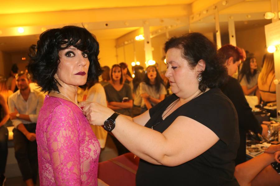 Una gala organizada por la Asociación Palentina con el Pueblo Saharaui que este año ha llegado a su décima edición y que congregó a centenares de palentinos en el Teatro Principal