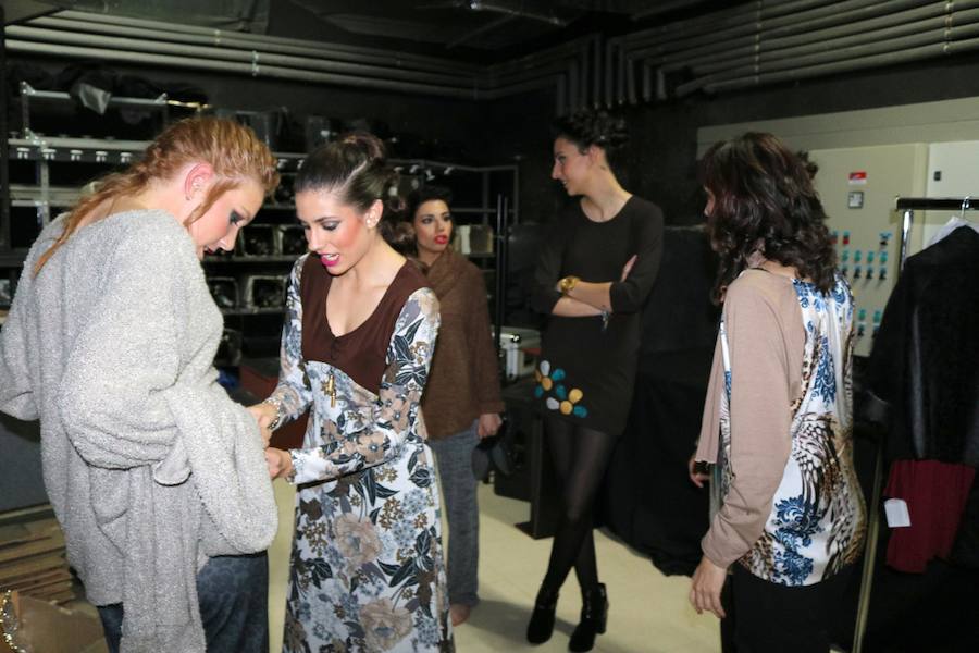 Una gala organizada por la Asociación Palentina con el Pueblo Saharaui que este año ha llegado a su décima edición y que congregó a centenares de palentinos en el Teatro Principal