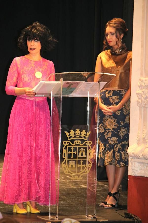 Una gala organizada por la Asociación Palentina con el Pueblo Saharaui que este año ha llegado a su décima edición y que congregó a centenares de palentinos en el Teatro Principal