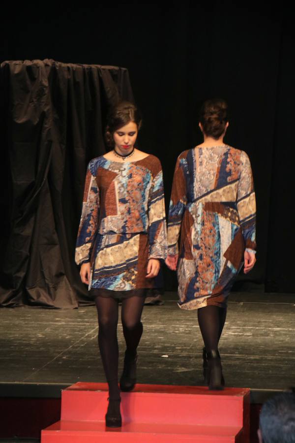 Una gala organizada por la Asociación Palentina con el Pueblo Saharaui que este año ha llegado a su décima edición y que congregó a centenares de palentinos en el Teatro Principal
