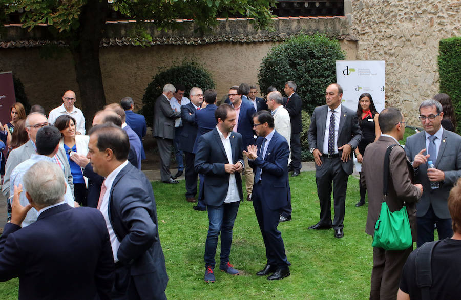 Conferencia de presidentes y cabildos de diputaciones en Segovia