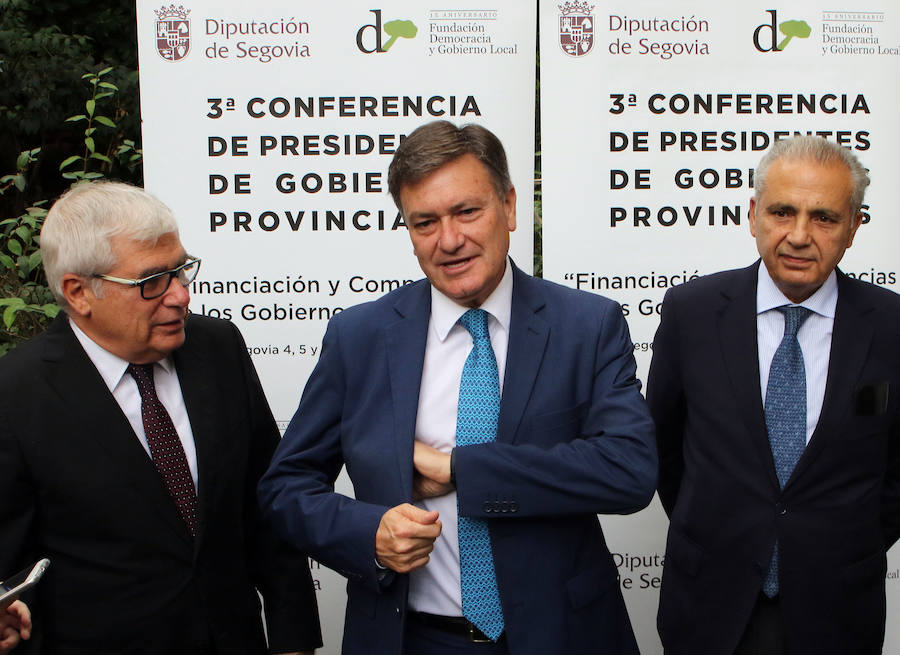 Conferencia de presidentes y cabildos de diputaciones en Segovia