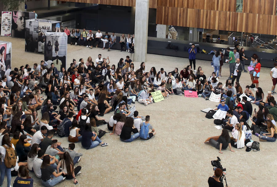 Protesta de los alumnos de la UVA en Segovia