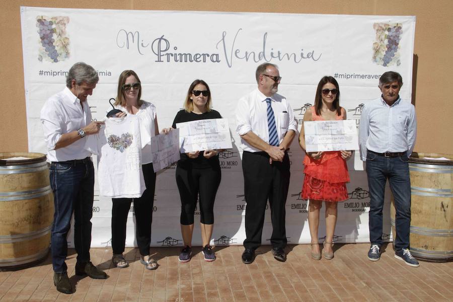 Durante la entrega de los galardones, los estudiantes participaron en distintas actividades de recreo y didácticas en un viñedo del grupo bodeguero familiar Emilio Moro, organizador del certamen