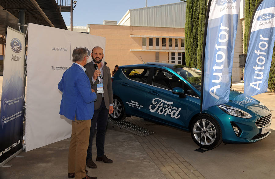 Durante la comida se presentó el coche oficial del congreso FORD FIESTA.