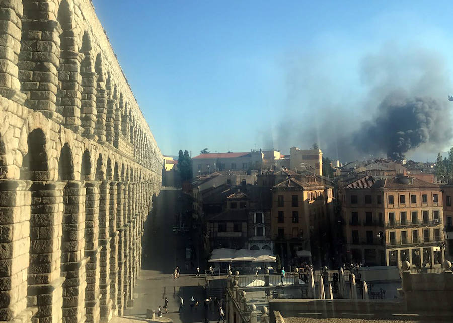 La nave afectada pertenece a la empresa Hijos De Plácido Hernández situada en el polígono de El Cerro de la capital segoviana