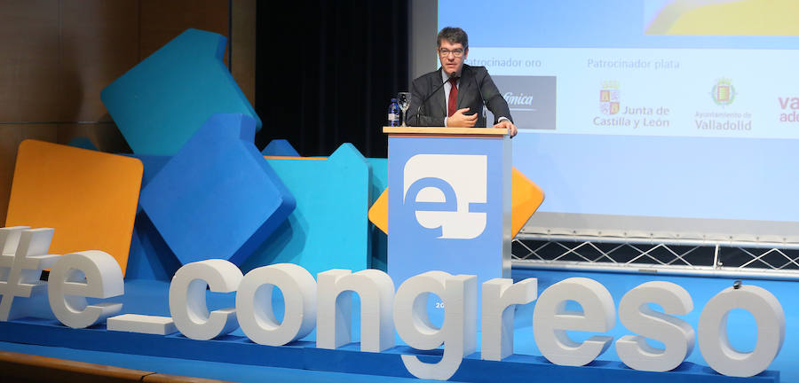 El ministro Álvaro Nadal, durante la clausura del Congreso e-volución.