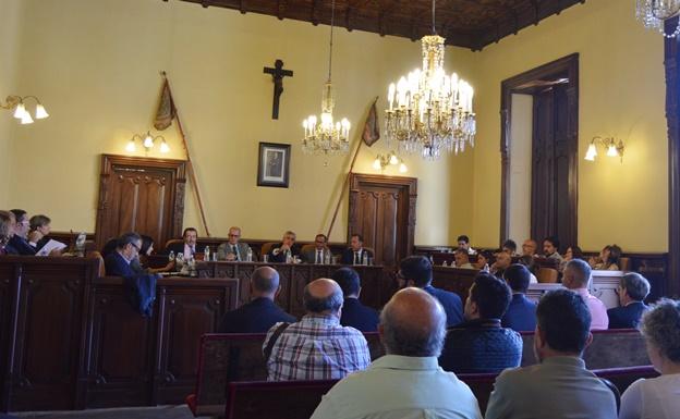 Ayuntamiento y Diputación aprueban un Plan Industrial con la abstención de la oposición