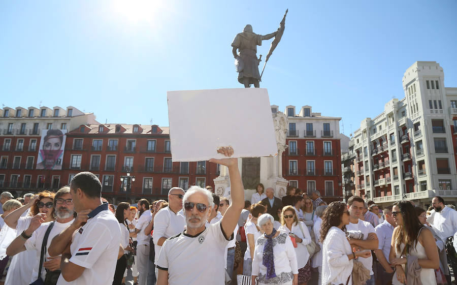 Concentración &#039;Hablemos&#039; en Valladolid por el diálogo en Cataluña