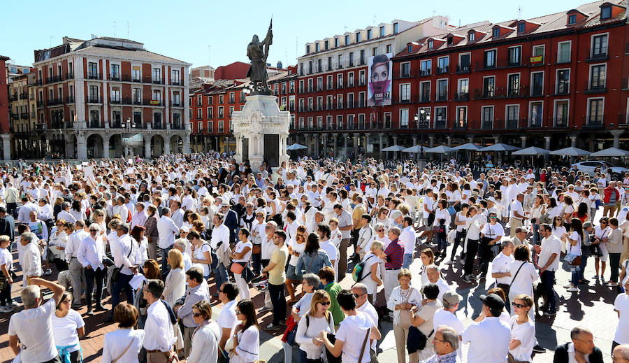 Concentración &#039;Hablemos&#039; en Valladolid por el diálogo en Cataluña