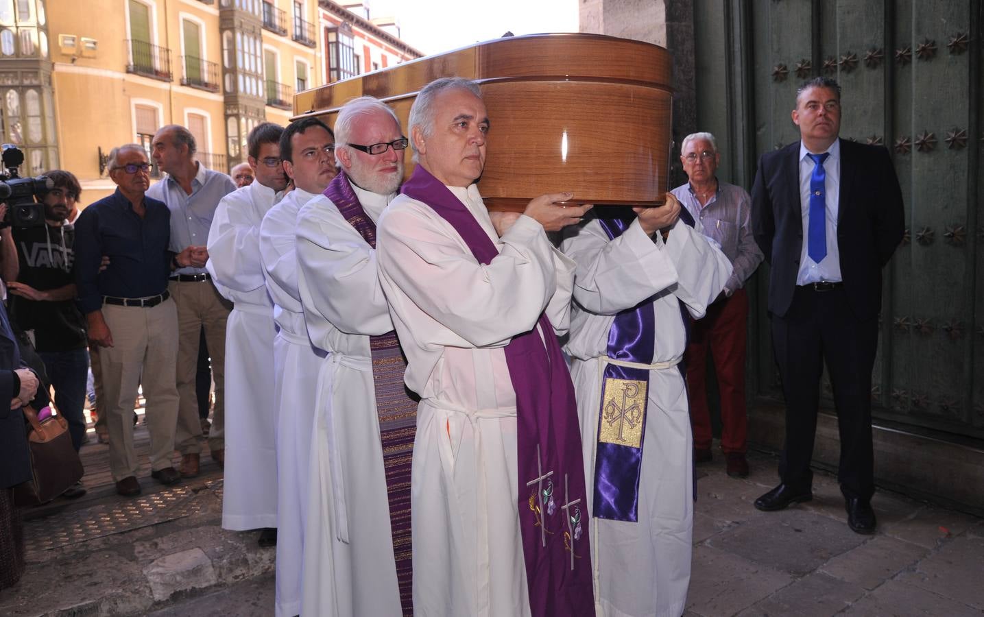 La Catedral acoge el funeral por Fernando García, rector del Seminario de Valladolid
