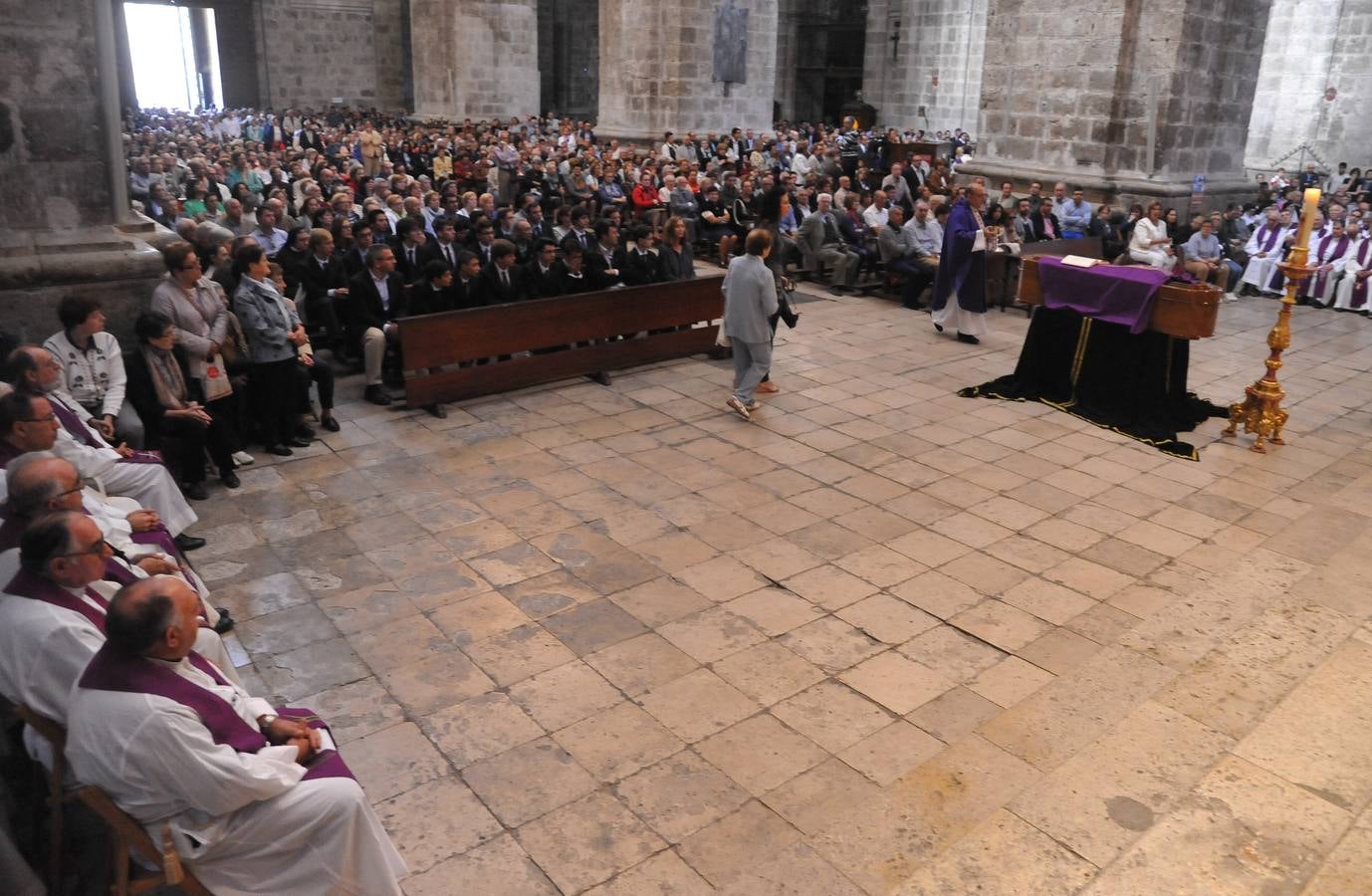 La Catedral acoge el funeral por Fernando García, rector del Seminario de Valladolid