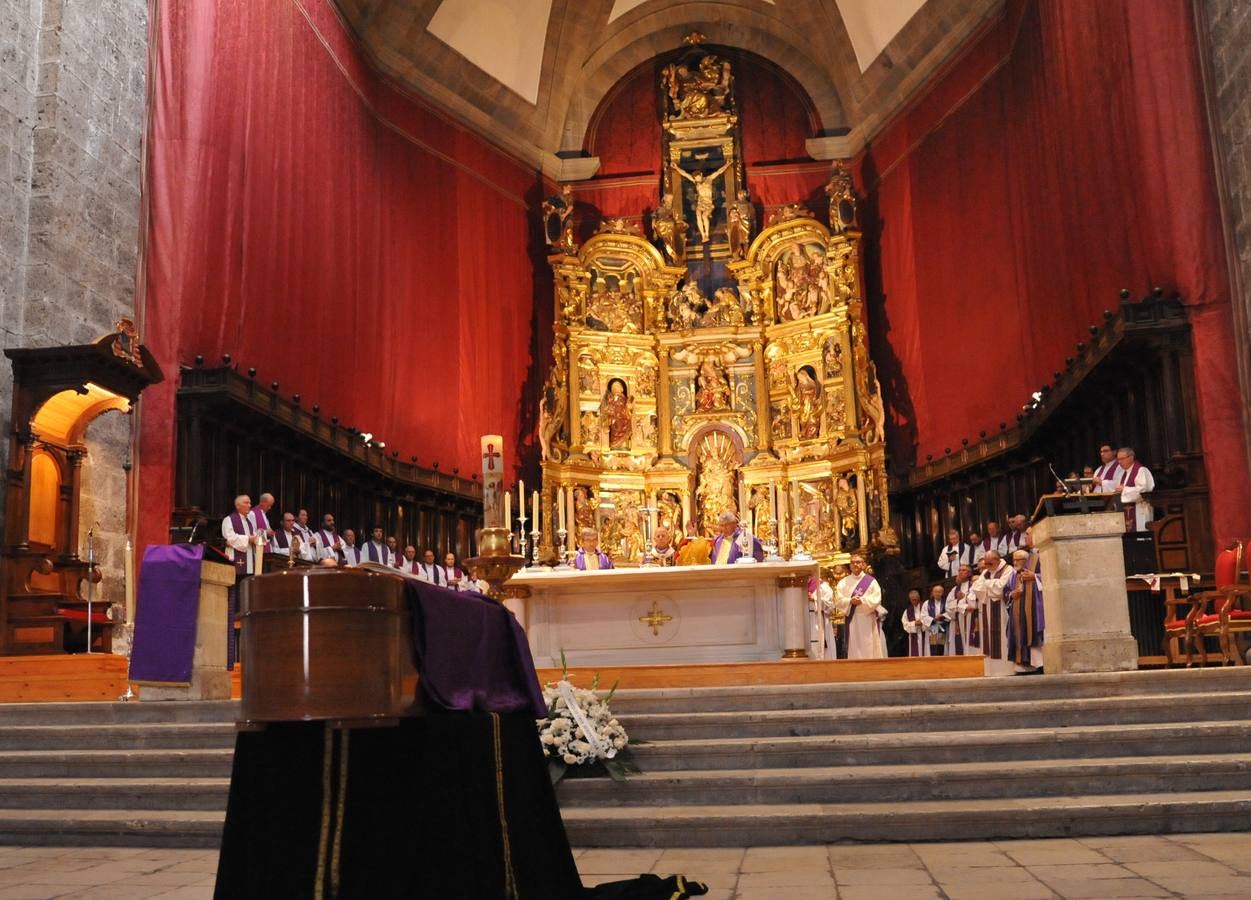 La Catedral acoge el funeral por Fernando García, rector del Seminario de Valladolid