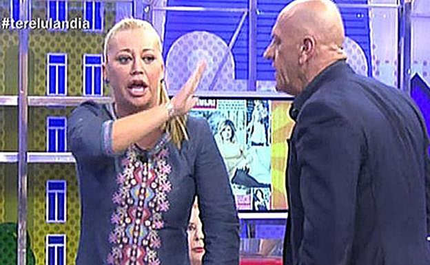 Belén Esteban y Kiko Matamoros discutiendo en 'Sálvame'. 