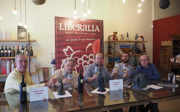 Jurado del concurso de escultura del dios Liber de la bodega Liberalia. 