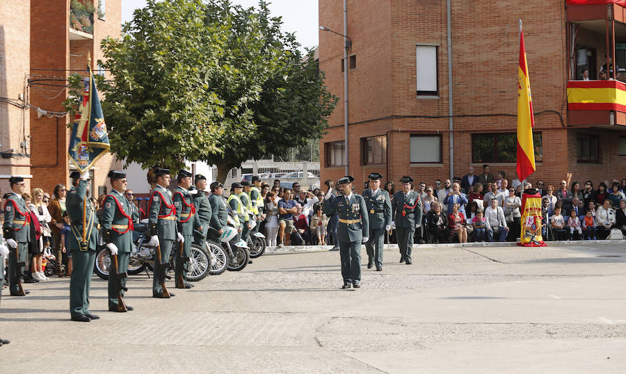 El jefe de la Comandancia, Juan Martínez Ros, pasa revista. 