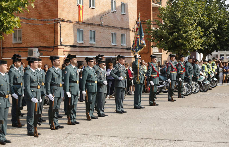 Desfile de la Guardia Civil en la Comandancia de Palencia