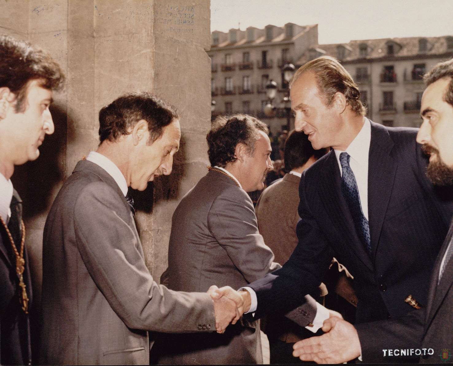 En los actos conmemorativos del Doce de Octubre de 1980, don Juan Carlos y doña Sofía inauguraron una exposición sobre la imprenta en Iberoamérica en la Casa de Colon; participaron en un acto académico en la Universidad e inauguraron el Museo Oriental 