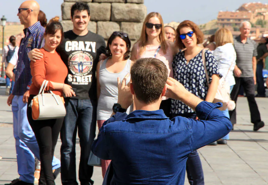 Los turistas apuestan por Segovia en el puente del Pilar