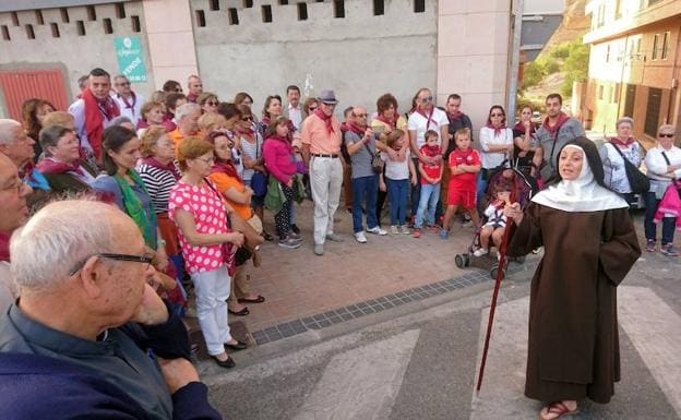 Teresa Mañas inicia el relato sobre la estancia de Santa Teresa de Jesús en Segovia. 